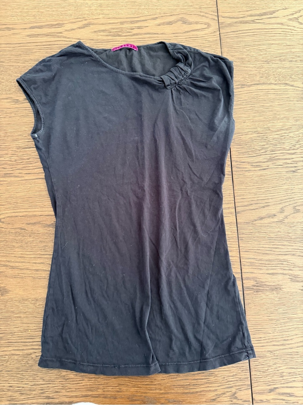 Velvet by Graham & Spencer Black Short-Sleeve Knot-Neck Tee